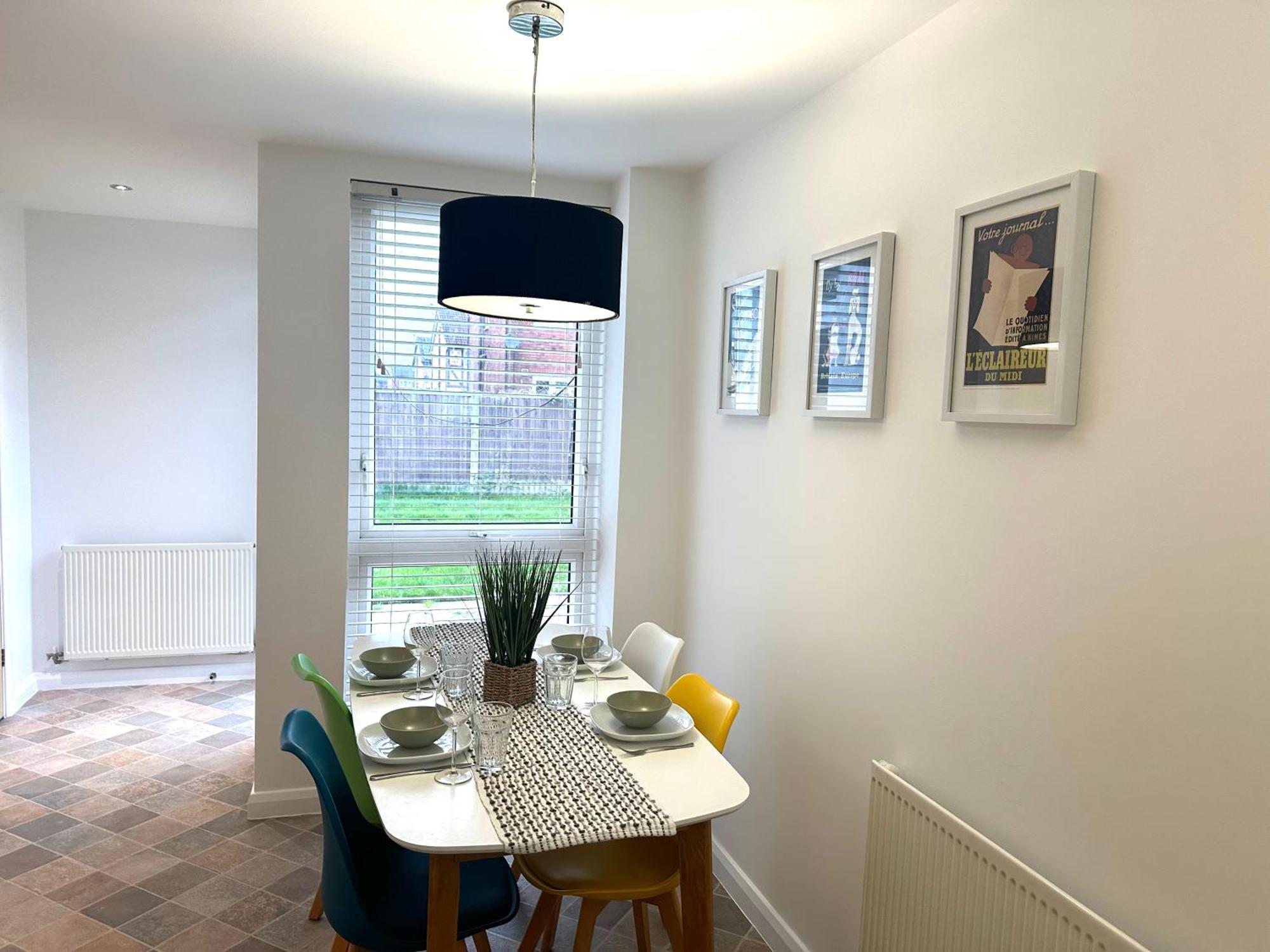 Ao & Etihad Stadium 6 Guest Stay- 3 Bedroom Central House With Parking & Wi Fi Manchester Exterior photo
