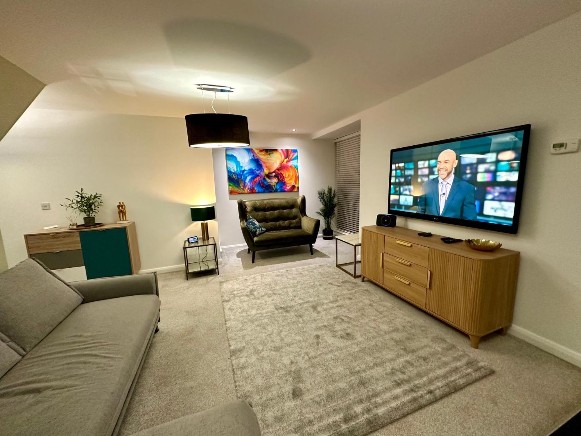 Ao & Etihad Stadium 6 Guest Stay- 3 Bedroom Central House With Parking & Wi Fi Manchester Exterior photo