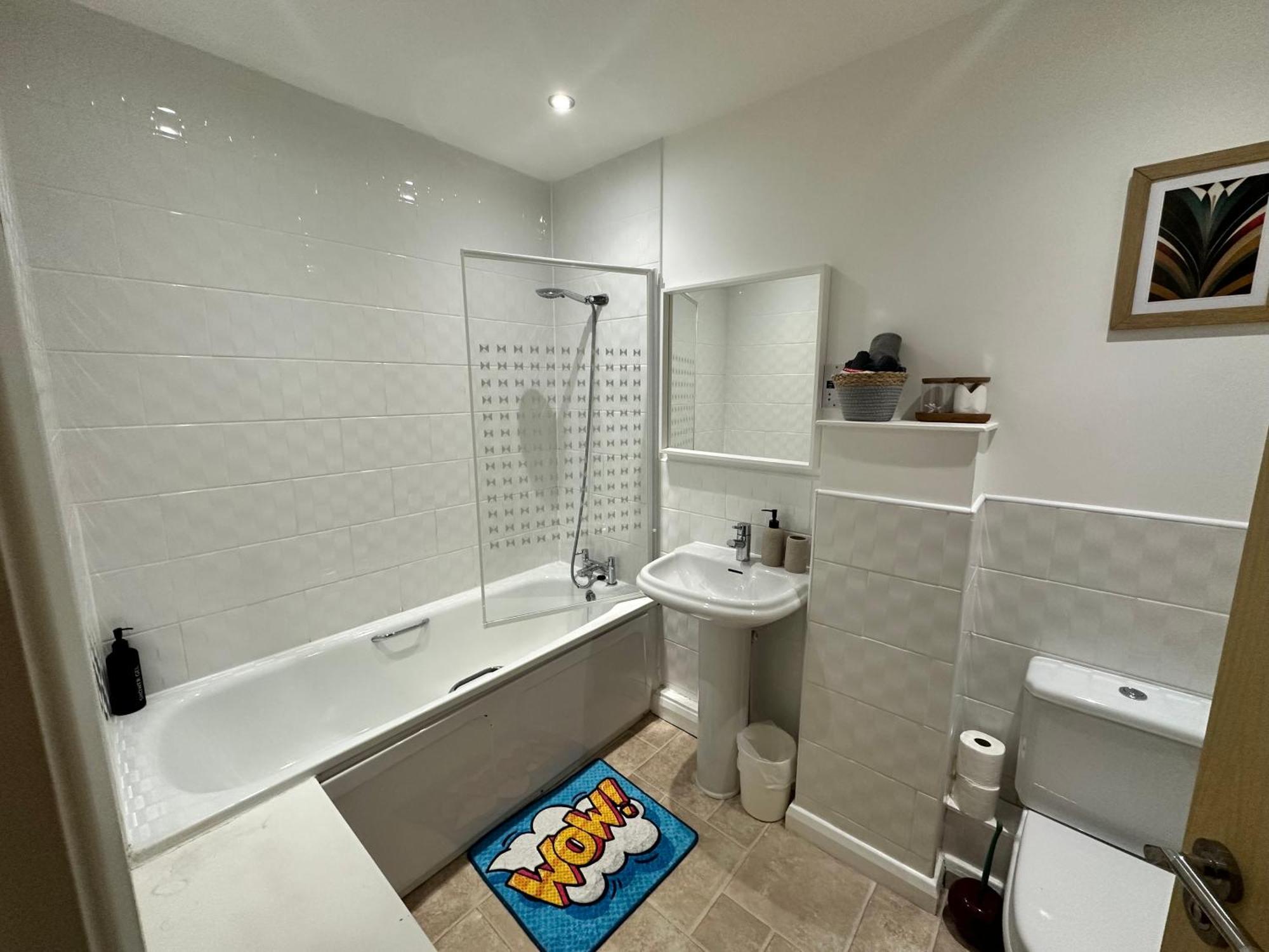 Ao & Etihad Stadium 6 Guest Stay- 3 Bedroom Central House With Parking & Wi Fi Manchester Exterior photo